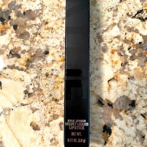 Kylie Velvet Liquid Lipstick 💄